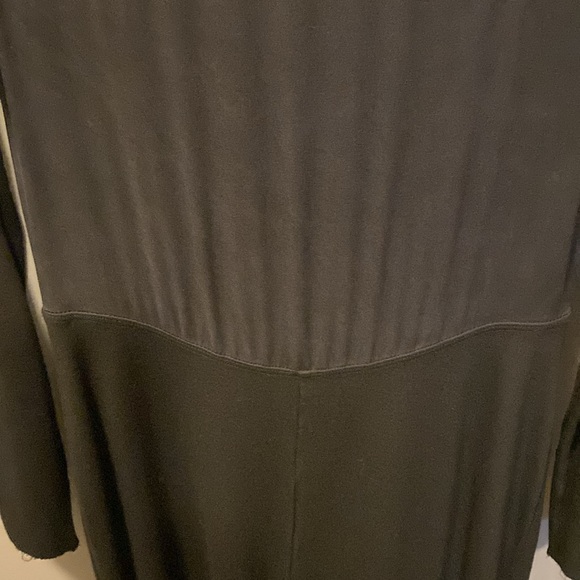 Form fitting long sleeved sheer back LBD - Picture 4 of 7